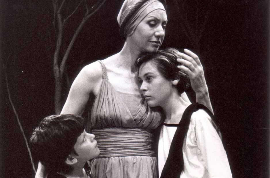 Medea directed by Jim Vilé with David Hogan, Sue Rider, Nicholas Kinman, 1988.
