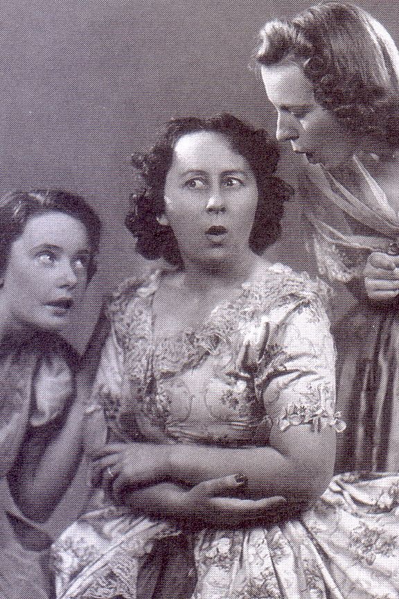 L to R: Iolanthe Slater, Babette Fergusson (later Stephens) and Beryl Peake in an early 1930s ABC radio production.